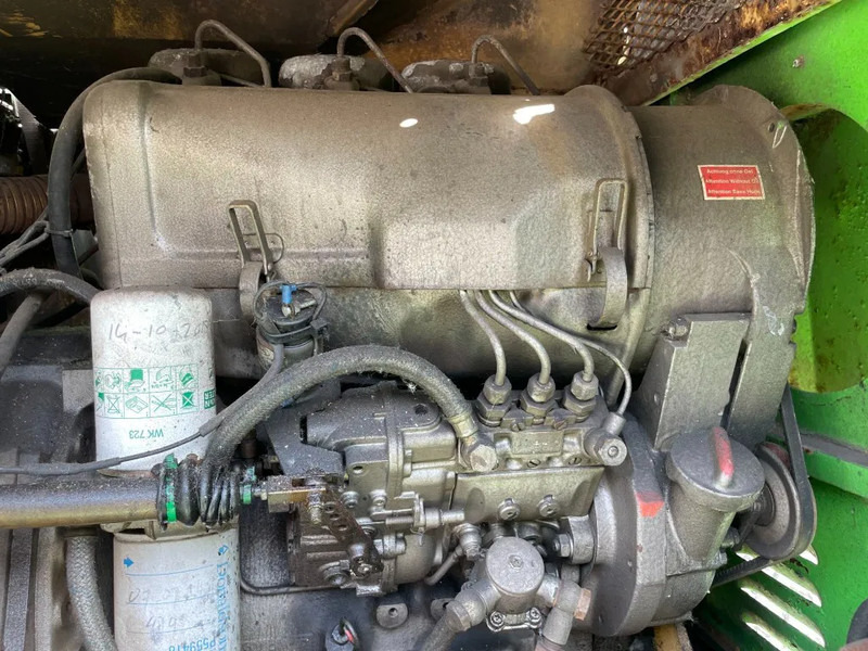 Grove MZ90 Deutz F3L912 Diesel 4 x 4 Telescoophoogwerker 27.6 meter werkhoogte - Teleskopická plošina: obrázok 5 Grove MZ90 Deutz F3L912 Diesel 4 x 4 Telescoophoogwerker 27.6 meter werkhoogte - Teleskopická plošina: obrázok 5