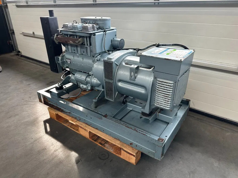 Hatz 3M40L Mecc Alte Spa 40 kVA generatorset ex Emergency ! 22 hours ! - Elektrický generátor: obrázok 4 Hatz 3M40L Mecc Alte Spa 40 kVA generatorset ex Emergency ! 22 hours ! - Elektrický generátor: obrázok 4