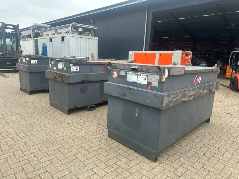IBC Steenbergen Kiwa IBC 2000 liter dieseltank met handpomp Milieutank - Lodny kontajner: obrázok 5 IBC Steenbergen Kiwa IBC 2000 liter dieseltank met handpomp Milieutank - Lodny kontajner: obrázok 5