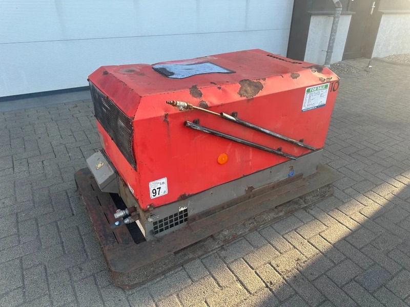 Ingersoll Rand 720 R1051SF Kubota D1005 Diesel Compressor 2000 L / min 17.5 kW 8.6 Bar - Vzduchový kompresor: obrázok 2 Ingersoll Rand 720 R1051SF Kubota D1005 Diesel Compressor 2000 L / min 17.5 kW 8.6 Bar - Vzduchový kompresor: obrázok 2