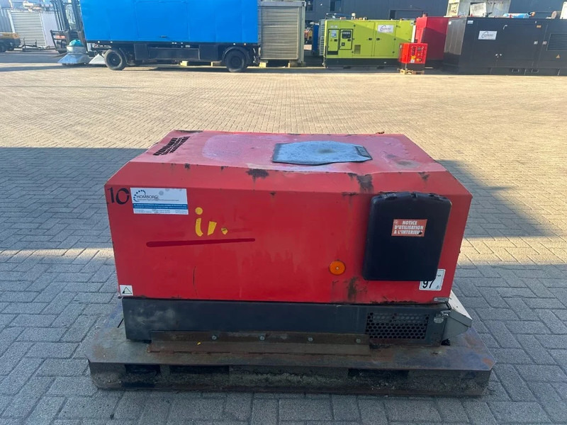 Ingersoll Rand 720 R1051SF Kubota D1005 Diesel Compressor 2000 L / min 17.5 kW 8.6 Bar - Vzduchový kompresor: obrázok 5 Ingersoll Rand 720 R1051SF Kubota D1005 Diesel Compressor 2000 L / min 17.5 kW 8.6 Bar - Vzduchový kompresor: obrázok 5