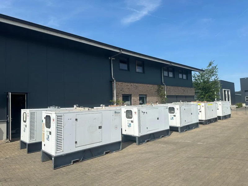 Iveco FPT NEF45 SM1A.A004 Stamford 60 kVA Silent Rental generatorset - Elektrický generátor: obrázok 2 Iveco FPT NEF45 SM1A.A004 Stamford 60 kVA Silent Rental generatorset - Elektrický generátor: obrázok 2