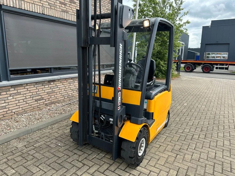 Jungheinrich EFG 425 K 2.5 ton Triplex Freelift Sideshift Elektra Heftruck - Elektrický vysokozdvižný vozík: obrázok 3 Jungheinrich EFG 425 K 2.5 ton Triplex Freelift Sideshift Elektra Heftruck - Elektrický vysokozdvižný vozík: obrázok 3