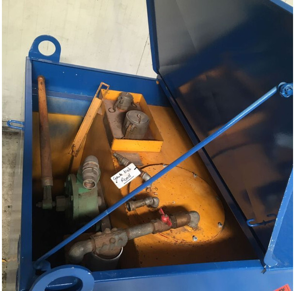 Kiwa IBC Elzinga Machinefabriek 1000 liter IBC Dieseltank met handpomp - Skladovacia nádrž: obrázok 3 Kiwa IBC Elzinga Machinefabriek 1000 liter IBC Dieseltank met handpomp - Skladovacia nádrž: obrázok 3
