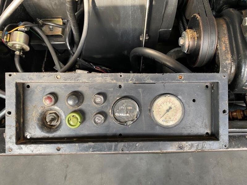 Kubota D1105 Sullair 15.5 kW 7 bar diesel schroefcompressor met nakoeler - Vzduchový kompresor: obrázok 5 Kubota D1105 Sullair 15.5 kW 7 bar diesel schroefcompressor met nakoeler - Vzduchový kompresor: obrázok 5