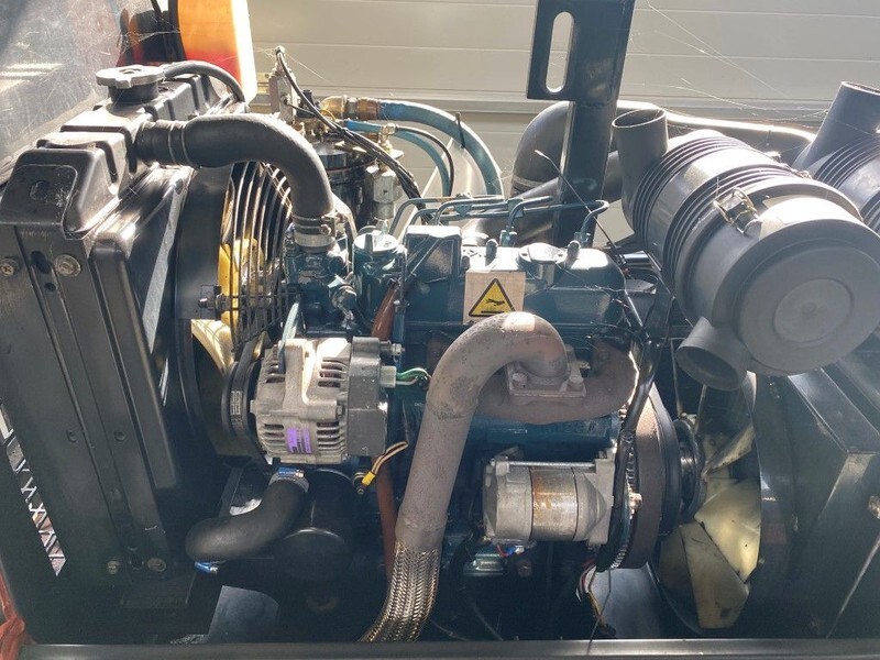 Kubota D1105 Sullair 15.5 kW 7 bar diesel schroefcompressor met nakoeler - Vzduchový kompresor: obrázok 4 Kubota D1105 Sullair 15.5 kW 7 bar diesel schroefcompressor met nakoeler - Vzduchový kompresor: obrázok 4
