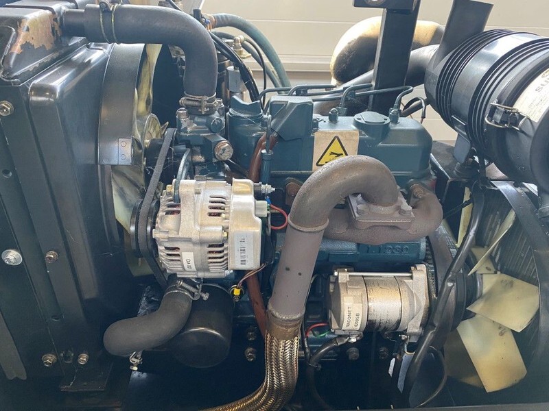 Kubota Sullair 15.5 kW 7 bar 2000 L / min Diesel Schroefcompressor - Vzduchový kompresor: obrázok 3 Kubota Sullair 15.5 kW 7 bar 2000 L / min Diesel Schroefcompressor - Vzduchový kompresor: obrázok 3