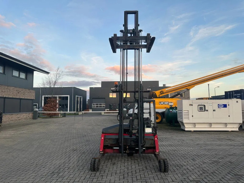 Moffett M4 20.1 Kubota Diesel Kooiaap 2 ton Sideshift Positioner Meeneemheftruck - Závesný vysokozdvižný vozík: obrázok 3 Moffett M4 20.1 Kubota Diesel Kooiaap 2 ton Sideshift Positioner Meeneemheftruck - Závesný vysokozdvižný vozík: obrázok 3