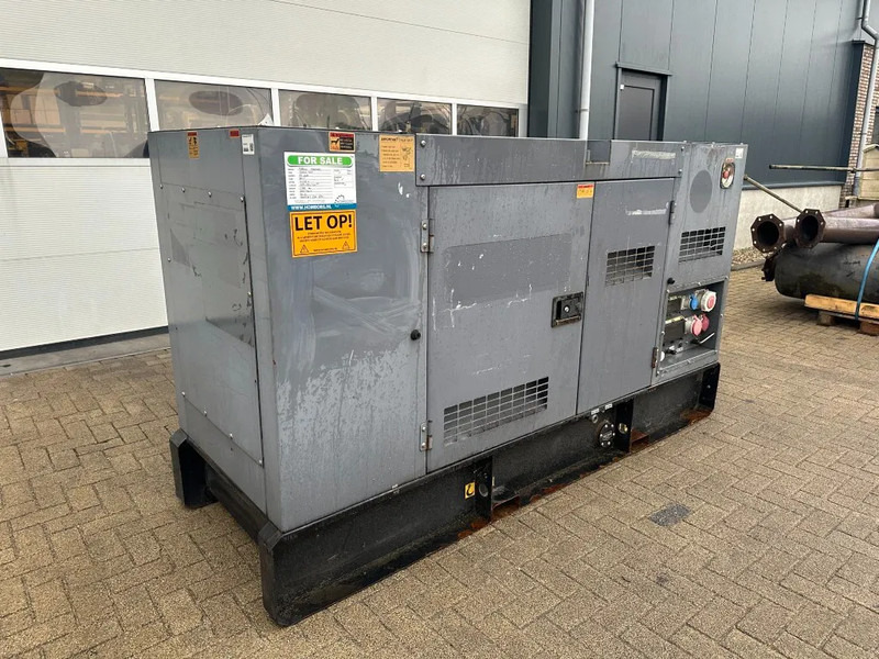 Perkins 1104D-44T Stamford 63 kVA Silent generatorset - Elektrický generátor: obrázok 3 Perkins 1104D-44T Stamford 63 kVA Silent generatorset - Elektrický generátor: obrázok 3