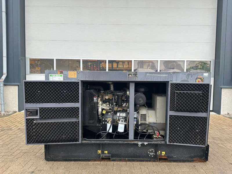 Perkins 1104D-44T Stamford 63 kVA Silent generatorset - Elektrický generátor: obrázok 2 Perkins 1104D-44T Stamford 63 kVA Silent generatorset - Elektrický generátor: obrázok 2