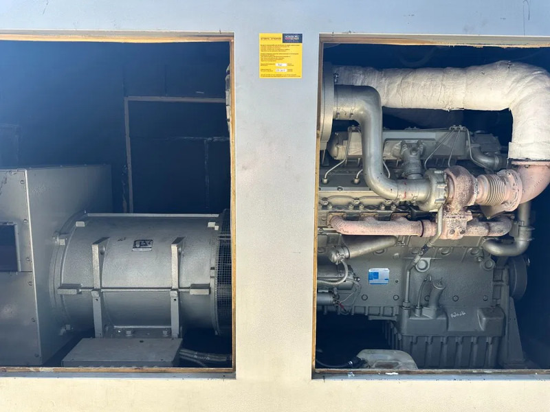 Perkins 3012 TWG2 Leroy Somer 630 kVA noodstroom generatorset 676 hours ! - Elektrický generátor: obrázok 3 Perkins 3012 TWG2 Leroy Somer 630 kVA noodstroom generatorset 676 hours ! - Elektrický generátor: obrázok 3