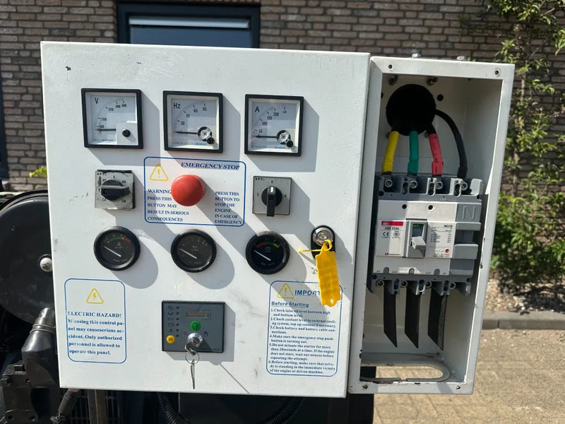 Perkins Stamford 100 kVA noodstroom generatorset - Elektrický generátor: obrázok 4 Perkins Stamford 100 kVA noodstroom generatorset - Elektrický generátor: obrázok 4