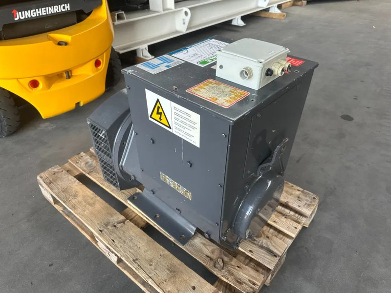 Stamford UC.I224F2 Generatordeel 65 kVA Alternator as New ! - Elektrický generátor: obrázok 5 Stamford UC.I224F2 Generatordeel 65 kVA Alternator as New ! - Elektrický generátor: obrázok 5