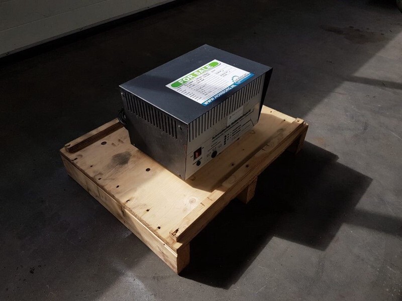 Acculader 24 Volt Acculader 230 Volt Battery Charger - Nástroj/ Vybavenie: obrázok 4 Acculader 24 Volt Acculader 230 Volt Battery Charger - Nástroj/ Vybavenie: obrázok 4