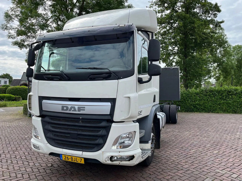 DAF CF 260 CF 260 FA CHASSIS CABINE EURO 6 - Podvozek s kabinou: obrázok 2 DAF CF 260 CF 260 FA CHASSIS CABINE EURO 6 - Podvozek s kabinou: obrázok 2