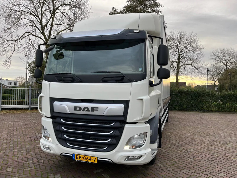DAF CF 320 FA - Plachtové nákladné vozidlo: obrázok 2 DAF CF 320 FA - Plachtové nákladné vozidlo: obrázok 2