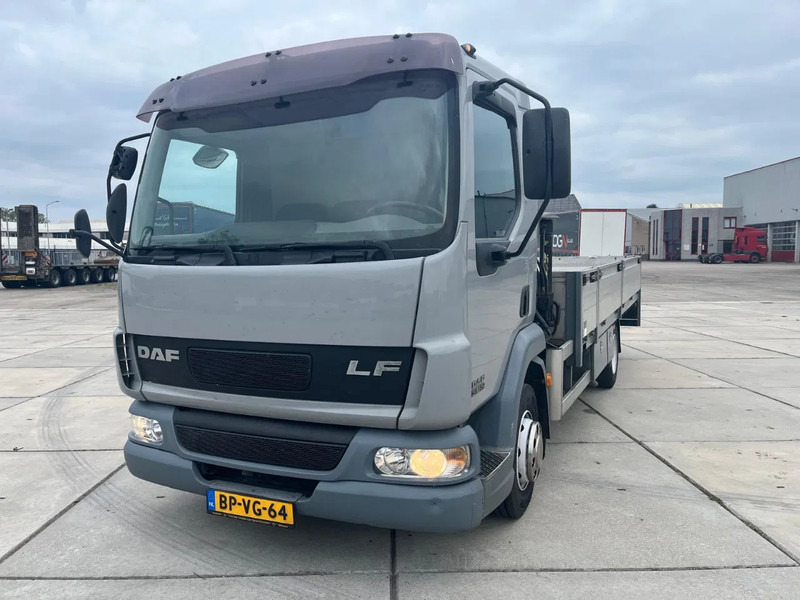 DAF LF 45 FA - Auto s hydraulickou rukou, Valníkový/ Plošinový nákladný automobil: obrázok 2 DAF LF 45 FA - Auto s hydraulickou rukou, Valníkový/ Plošinový nákladný automobil: obrázok 2