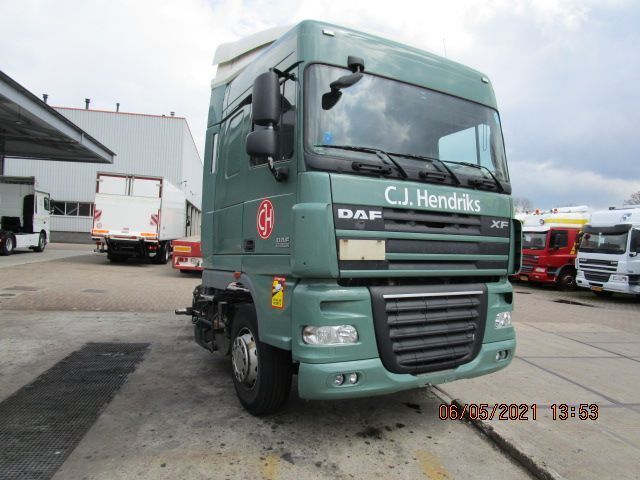 DAF XF 105 SPACE CABINE XF 105 EURO 5 - Kabína a interiér: obrázok 2 DAF XF 105 SPACE CABINE XF 105 EURO 5 - Kabína a interiér: obrázok 2