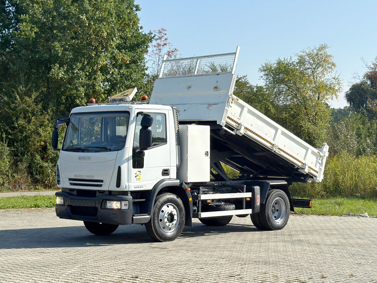 Iveco EUROCARGO 140E22* KIPPER 5,00 m* TOPZUSTAND - Sklápač: obrázok 2 Iveco EUROCARGO 140E22* KIPPER 5,00 m* TOPZUSTAND - Sklápač: obrázok 2