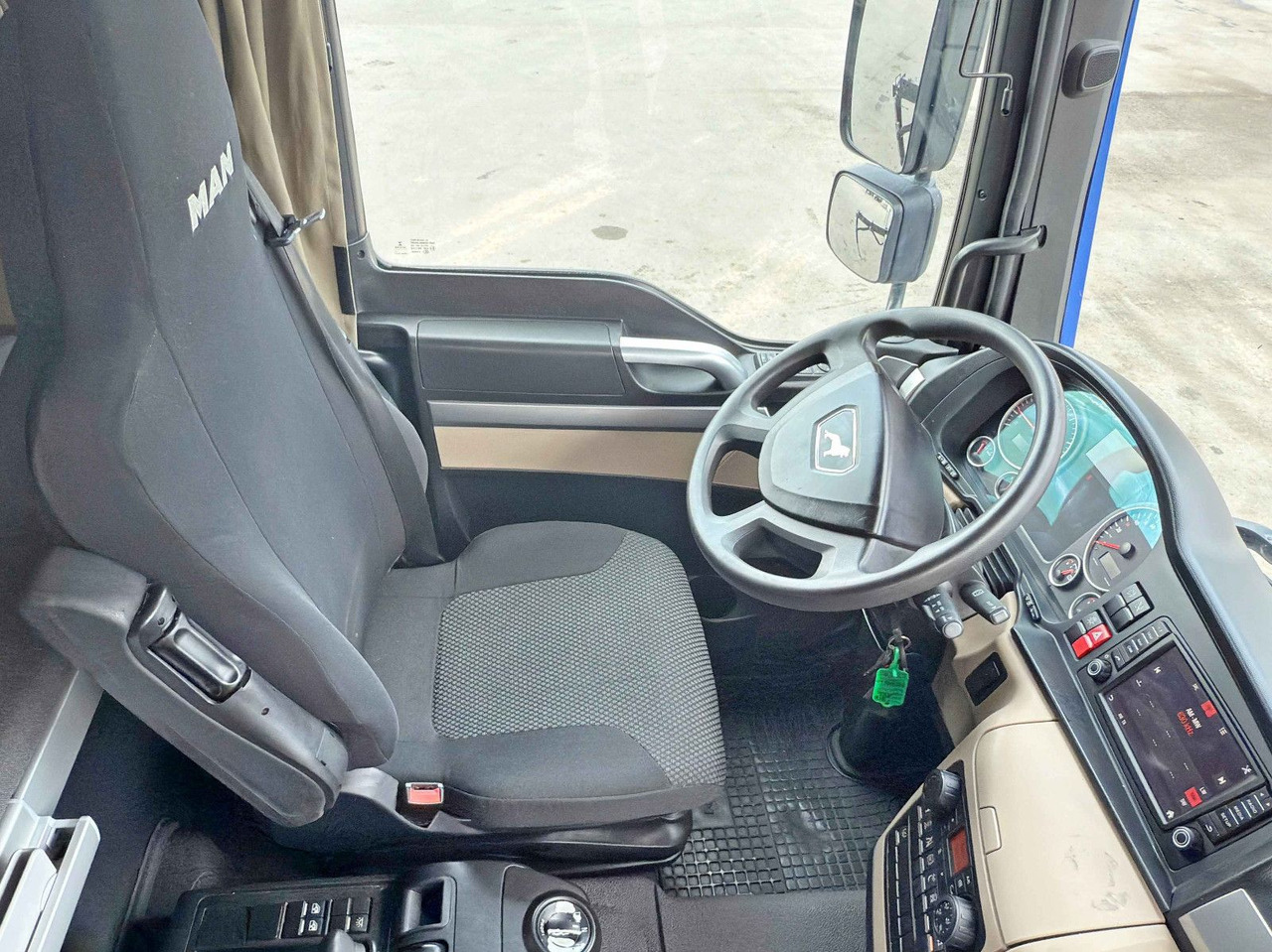 Auto s hydraulickou rukou MAN TGM 15.250* FASSI F110A.0.23 * TOPZUSTAND: obrázok 13 Auto s hydraulickou rukou MAN TGM 15.250* FASSI F110A.0.23 * TOPZUSTAND: obrázok 13