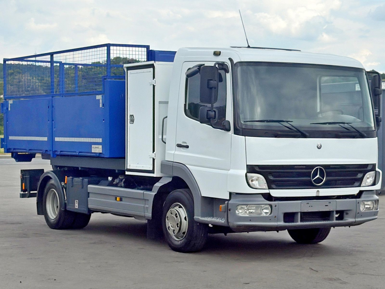 Mercedes-Benz 815 * Abrollkipper + CONTAINER 3,68 m * TOP - Hákový nosič kontajnerov: obrázok 4 Mercedes-Benz 815 * Abrollkipper + CONTAINER 3,68 m * TOP - Hákový nosič kontajnerov: obrázok 4
