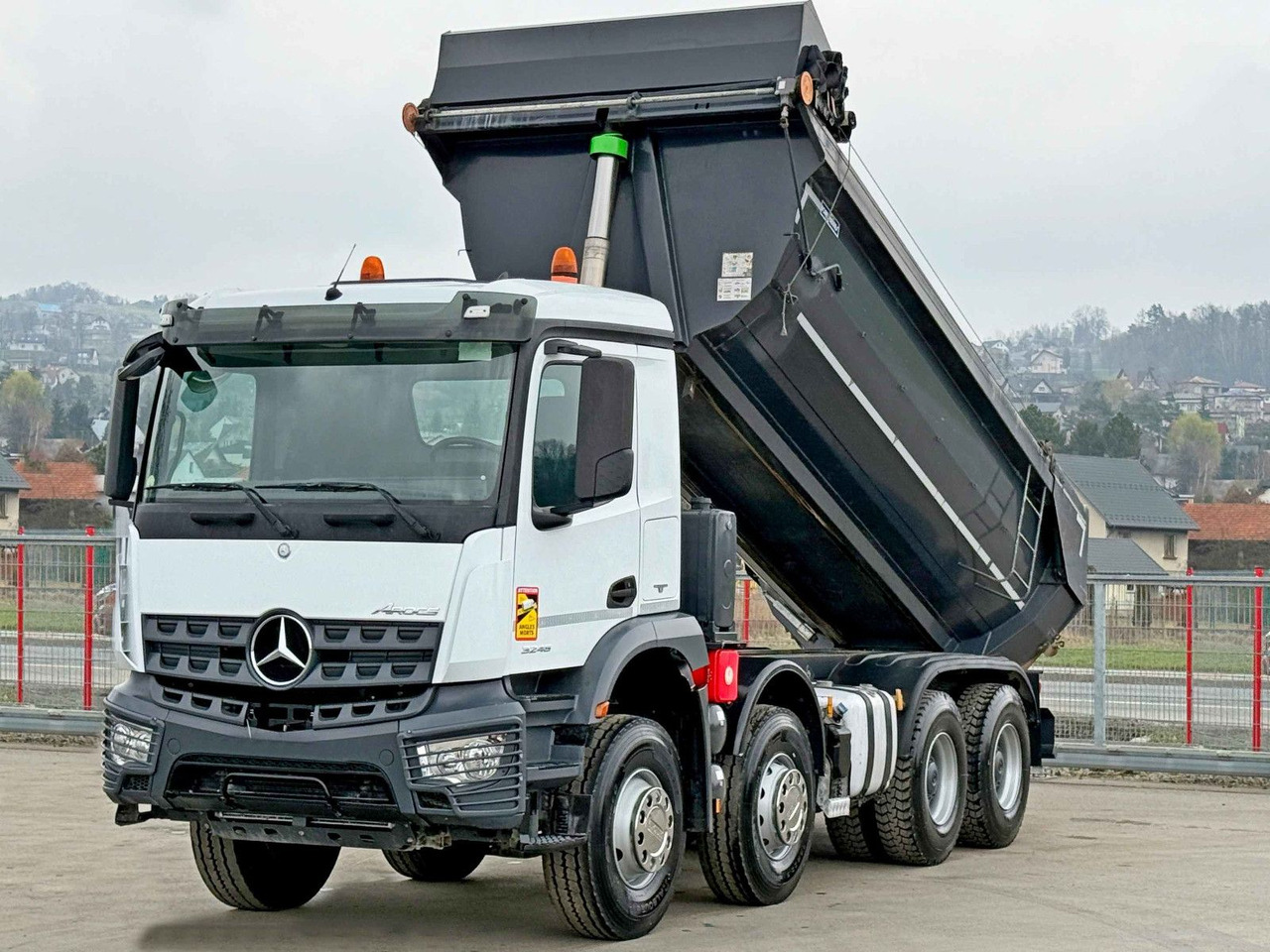 Mercedes-Benz AROCS 3246* KIPPER / 8x4 * TOPZUSTAND - Sklápač: obrázok 3 Mercedes-Benz AROCS 3246* KIPPER / 8x4 * TOPZUSTAND - Sklápač: obrázok 3