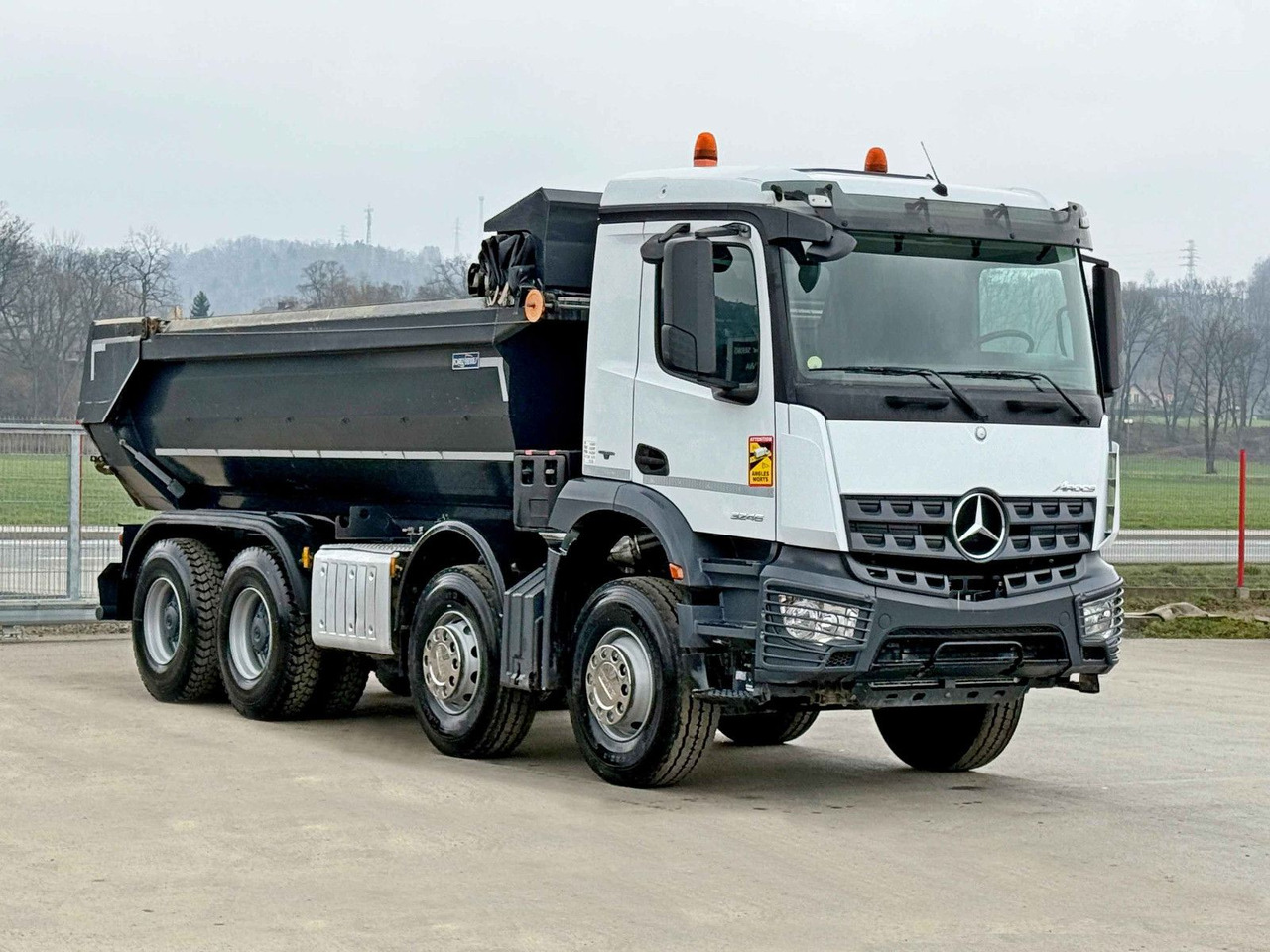 Mercedes-Benz AROCS 3246* KIPPER / 8x4 * TOPZUSTAND - Sklápač: obrázok 2 Mercedes-Benz AROCS 3246* KIPPER / 8x4 * TOPZUSTAND - Sklápač: obrázok 2