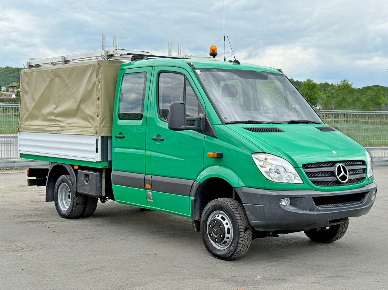 Mercedes-Benz Sprinter 516 CDI* Doppel Kabine! 4x4 *TOPZUSTAND - Dodávka sklápač: obrázok 4 Mercedes-Benz Sprinter 516 CDI* Doppel Kabine! 4x4 *TOPZUSTAND - Dodávka sklápač: obrázok 4