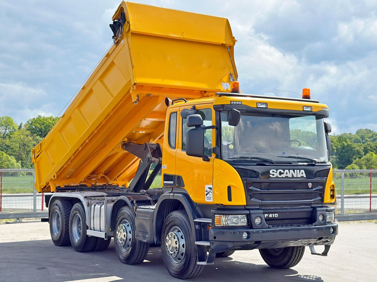 Scania P 410 Kipper 6,00m * 8x4 * TOPZUSTAND ! Scania P 410 Kipper 6,00m * 8x4 * TOPZUSTAND ! - Sklápač: obrázok 4 Scania P 410 Kipper 6,00m * 8x4 * TOPZUSTAND ! Scania P 410 Kipper 6,00m * 8x4 * TOPZUSTAND ! - Sklápač: obrázok 4