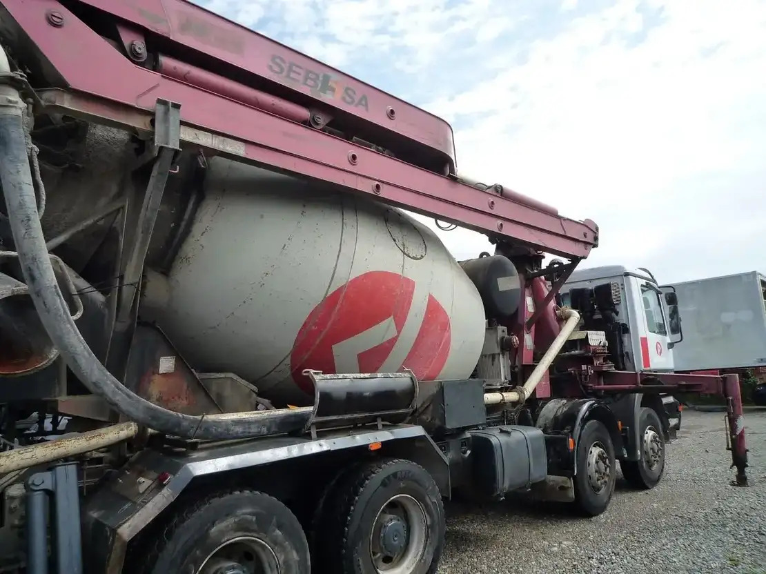 Domiešavač s pumpou Mercedes-Benz Actros 4141: obrázok 19