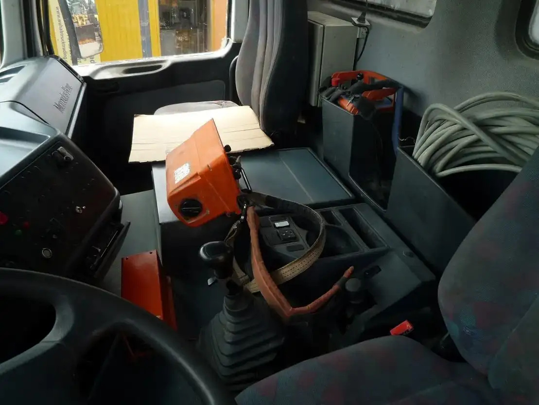 Domiešavač s pumpou Mercedes-Benz Actros 4141: obrázok 22