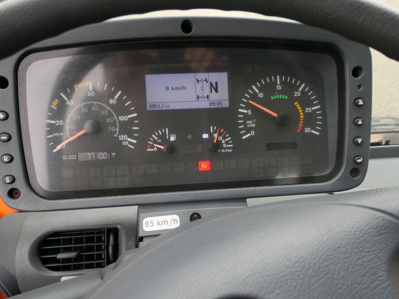 Mercedes-Benz Unimog U500 - Vozidlo na odpratávanie snehu: obrázok 5 Mercedes-Benz Unimog U500 - Vozidlo na odpratávanie snehu: obrázok 5