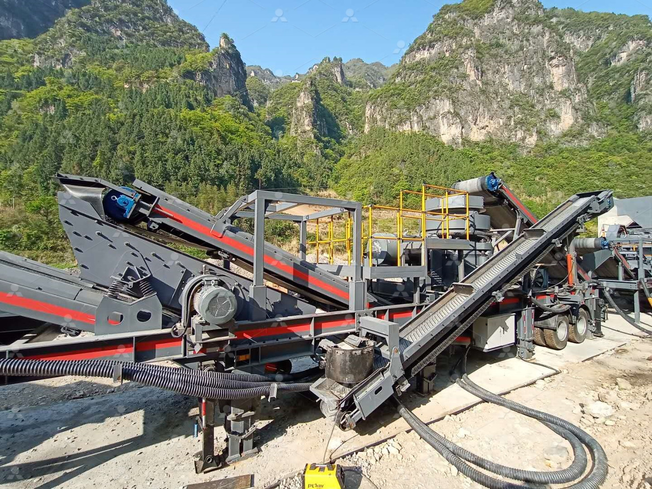 LIMING NK series mobile crusher - Mobilný drvič: obrázok 1 LIMING NK series mobile crusher - Mobilný drvič: obrázok 1