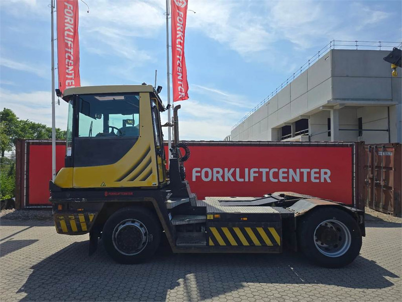 Terberg RT223 4x4 - Terminálový ťahač: obrázok 4 Terberg RT223 4x4 - Terminálový ťahač: obrázok 4