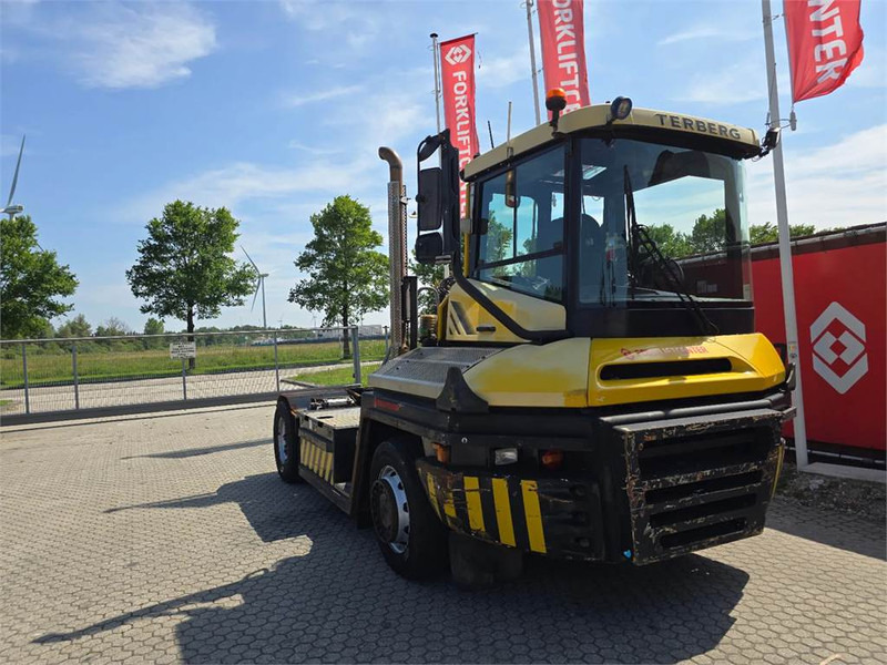 Terberg RT223 4x4 - Terminálový ťahač: obrázok 1 Terberg RT223 4x4 - Terminálový ťahač: obrázok 1