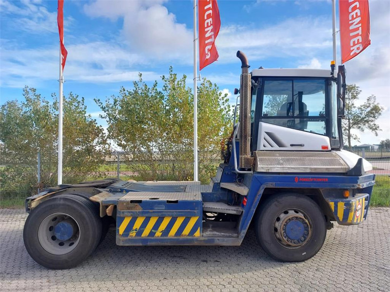 Terberg RT283 4x4 - Terminálový ťahač: obrázok 3 Terberg RT283 4x4 - Terminálový ťahač: obrázok 3