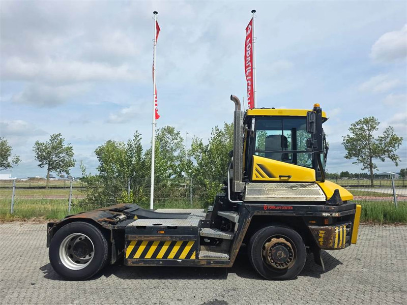 Terberg RT283 4x4 - Terminálový ťahač: obrázok 3 Terberg RT283 4x4 - Terminálový ťahač: obrázok 3