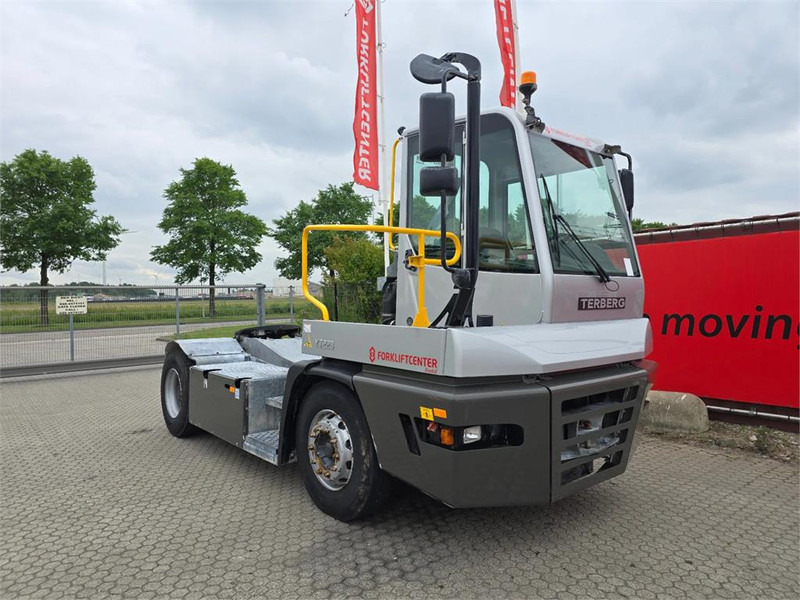 Terberg YT223 - Terminálový ťahač: obrázok 1 Terberg YT223 - Terminálový ťahač: obrázok 1