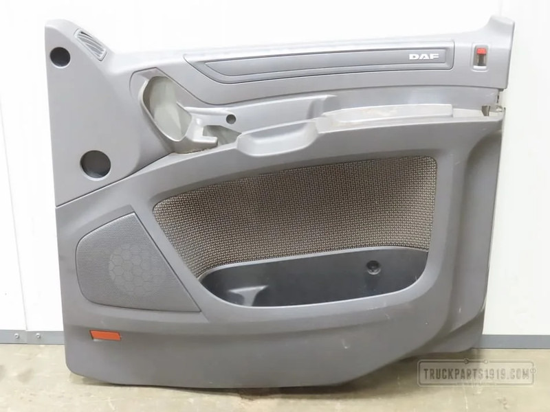 DAF Body & Chassis Parts Deurpaneel Re. DAF XF - Dvere a diely pre Nákladné auto: obrázok 1 DAF Body & Chassis Parts Deurpaneel Re. DAF XF - Dvere a diely pre Nákladné auto: obrázok 1