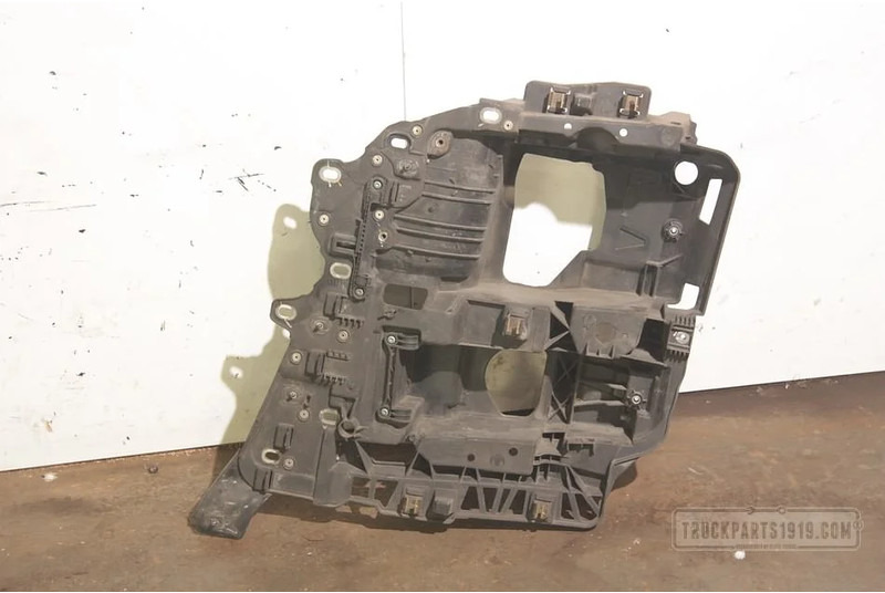 MAN Body & Chassis Parts Koplamp drager Li. - Roh nárazníka pre Nákladné auto: obrázok 1 MAN Body & Chassis Parts Koplamp drager Li. - Roh nárazníka pre Nákladné auto: obrázok 1