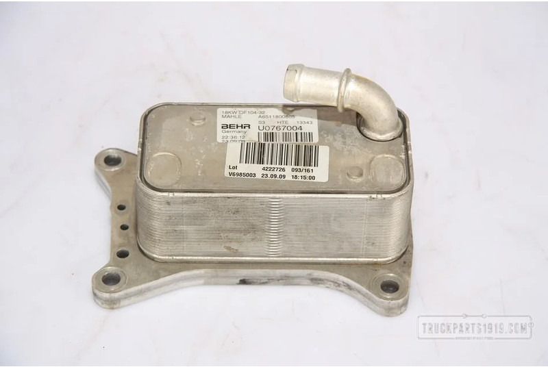Mercedes-Benz Engines & Parts Oliekoeler used - Olejový chladič pre Nákladné auto: obrázok 1 Mercedes-Benz Engines & Parts Oliekoeler used - Olejový chladič pre Nákladné auto: obrázok 1