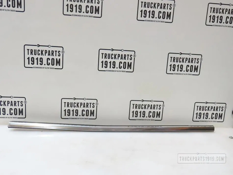 Scania 2557401 Sleeplijst Li. Scania - Dvere a diely pre Nákladné auto: obrázok 1 Scania 2557401 Sleeplijst Li. Scania - Dvere a diely pre Nákladné auto: obrázok 1