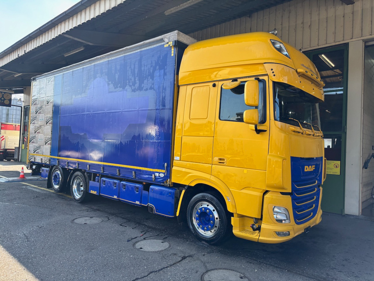 DAF FAN XF 530 LD Jumbo - Plachtové nákladné vozidlo: obrázok 1 DAF FAN XF 530 LD Jumbo - Plachtové nákladné vozidlo: obrázok 1