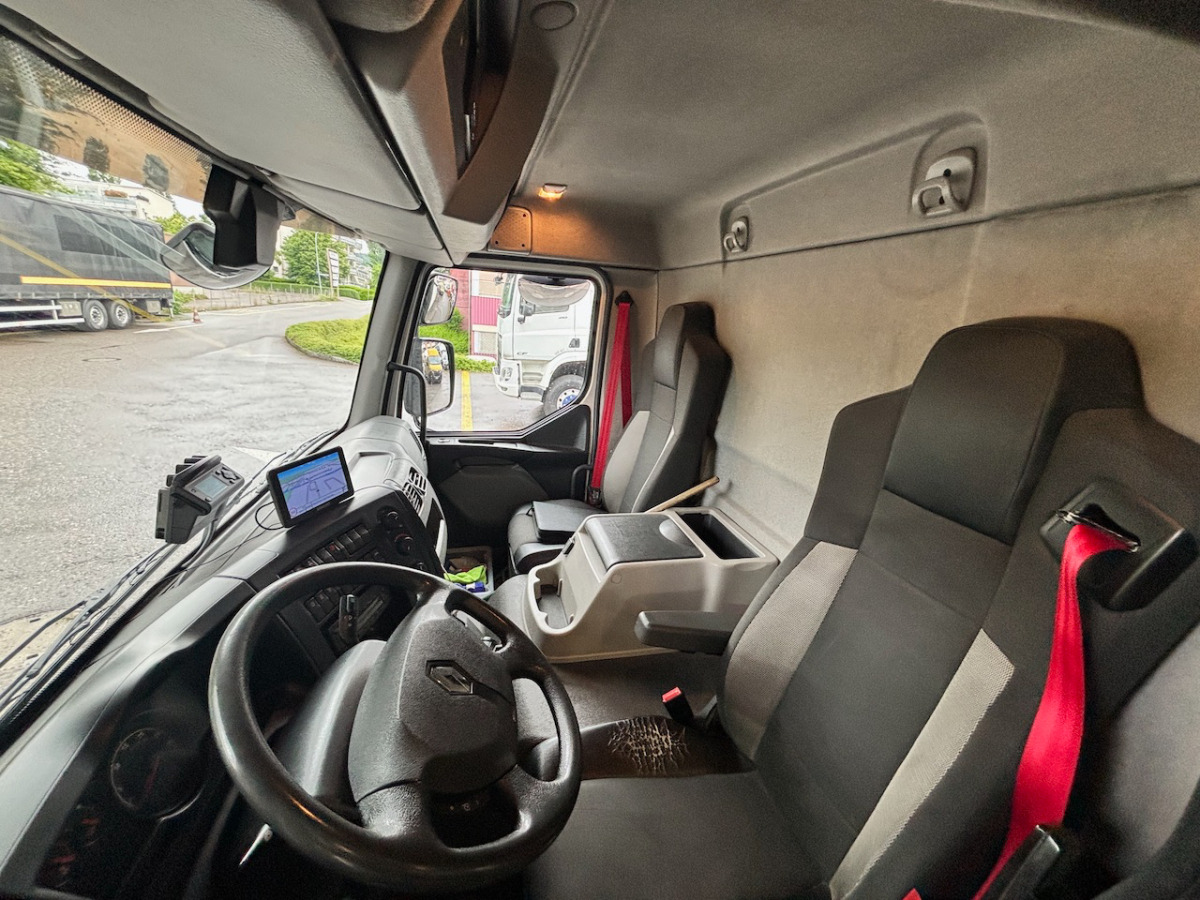 RENAULT D14.250 - Skříňový nákladní auto: obrázok 4 RENAULT D14.250 - Skříňový nákladní auto: obrázok 4