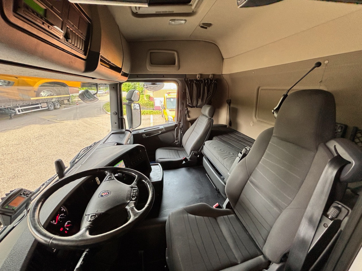 SCANIA G410 - Plachtové nákladné vozidlo: obrázok 4 SCANIA G410 - Plachtové nákladné vozidlo: obrázok 4