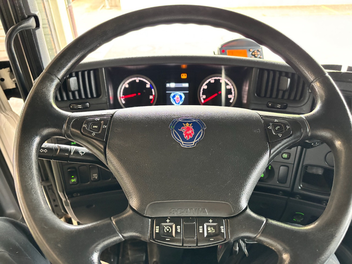 SCANIA G440 - Plachtové nákladné vozidlo: obrázok 5 SCANIA G440 - Plachtové nákladné vozidlo: obrázok 5