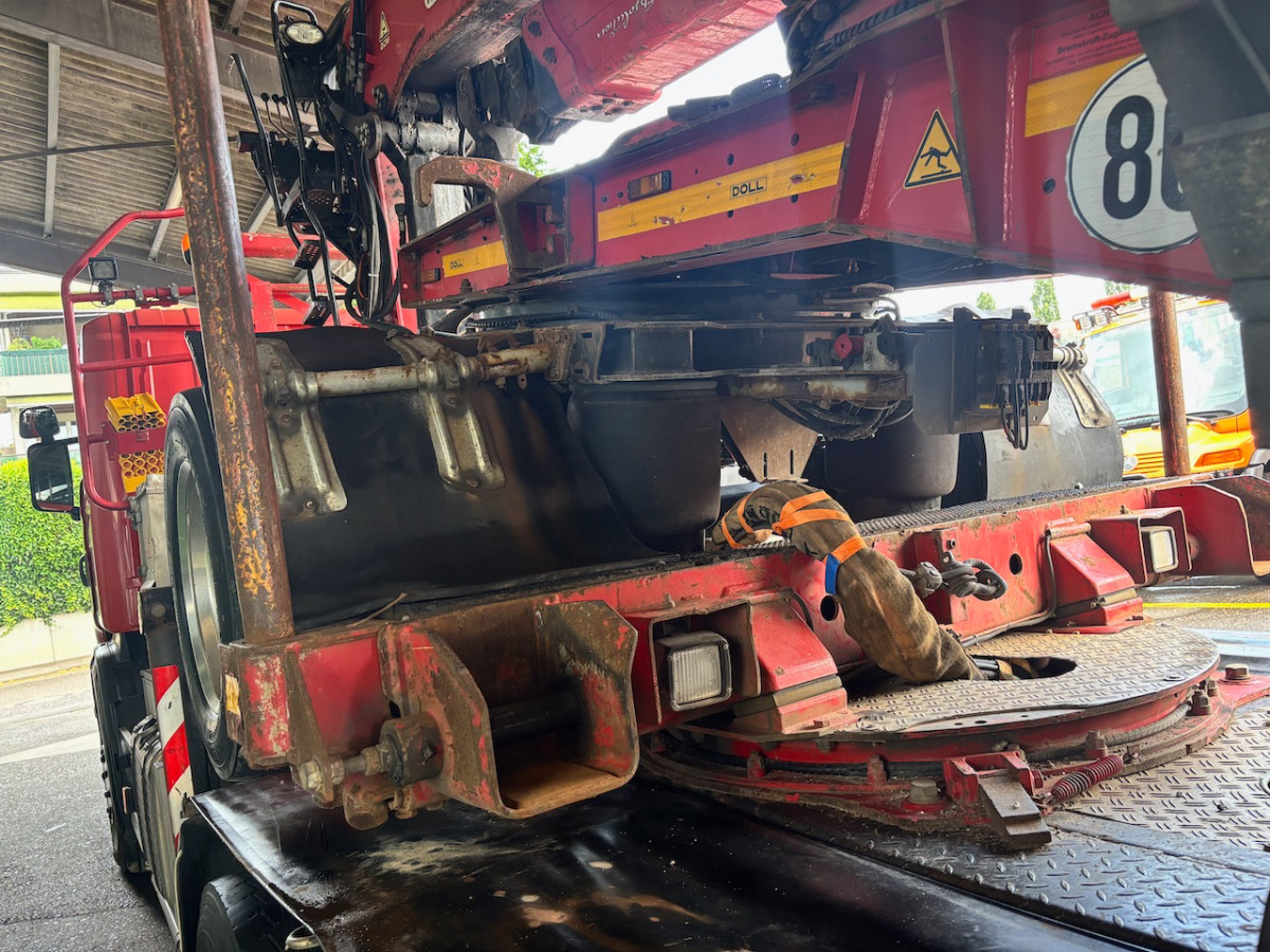 Nákladné vozidlo na prepravu dreva, Auto s hydraulickou rukou SCANIA G490 6x2: obrázok 20