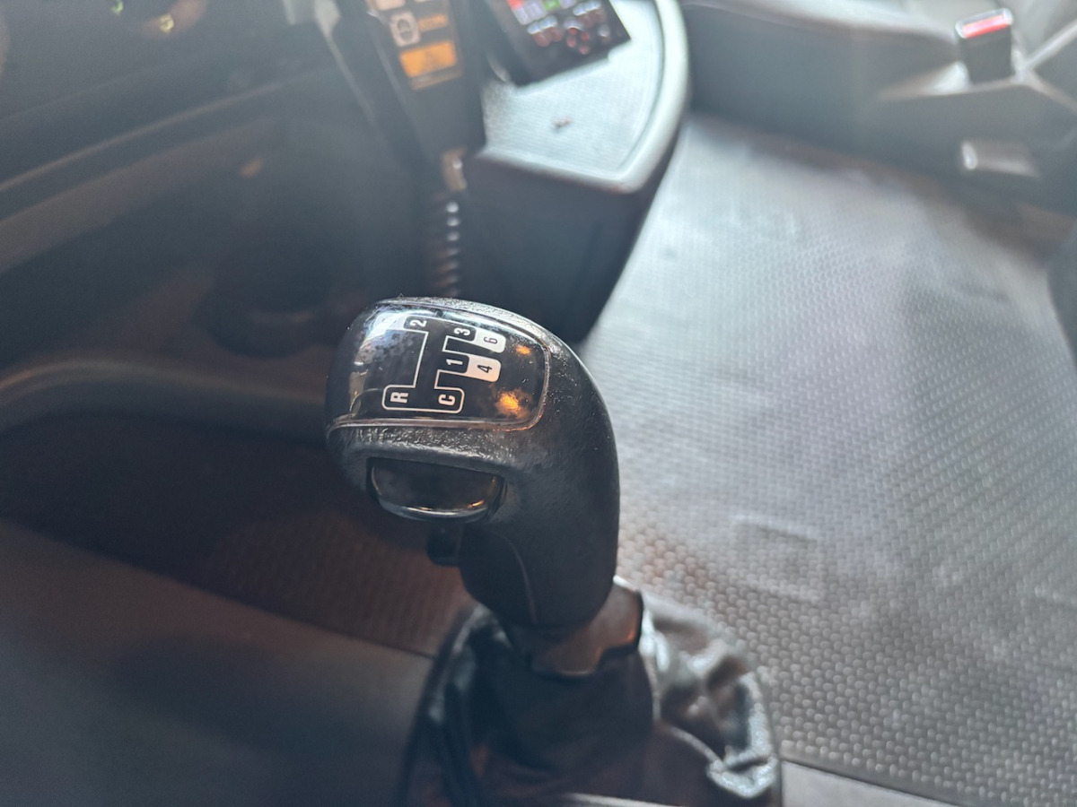 Nákladné vozidlo na prepravu dreva, Auto s hydraulickou rukou SCANIA G490 6x2: obrázok 6