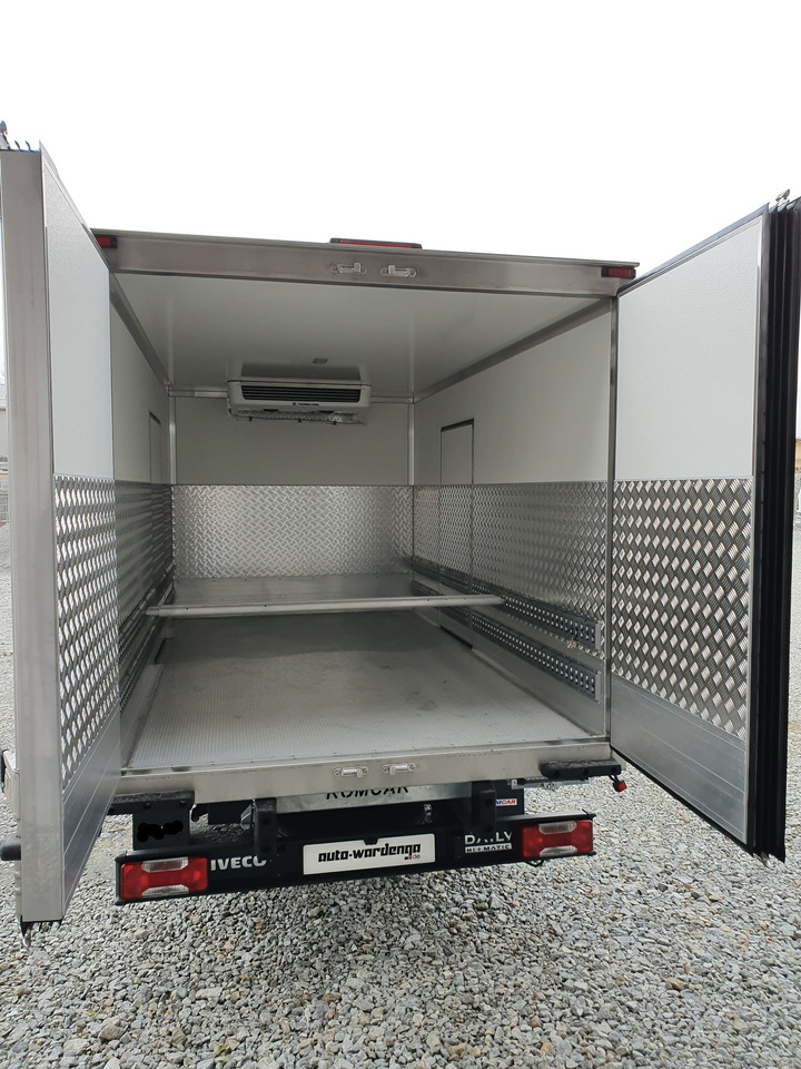 Iveco Daily 180 Tiefkühlkoffer 6PAL - Chladiarenská dodávka: obrázok 4 Iveco Daily 180 Tiefkühlkoffer 6PAL - Chladiarenská dodávka: obrázok 4