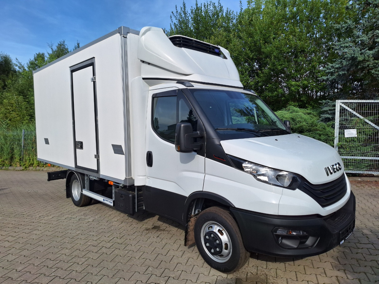 Iveco Daily 70C18 Kühlkoffer LBW BÃR - Chladiarenská dodávka: obrázok 1 Iveco Daily 70C18 Kühlkoffer LBW BÃR - Chladiarenská dodávka: obrázok 1